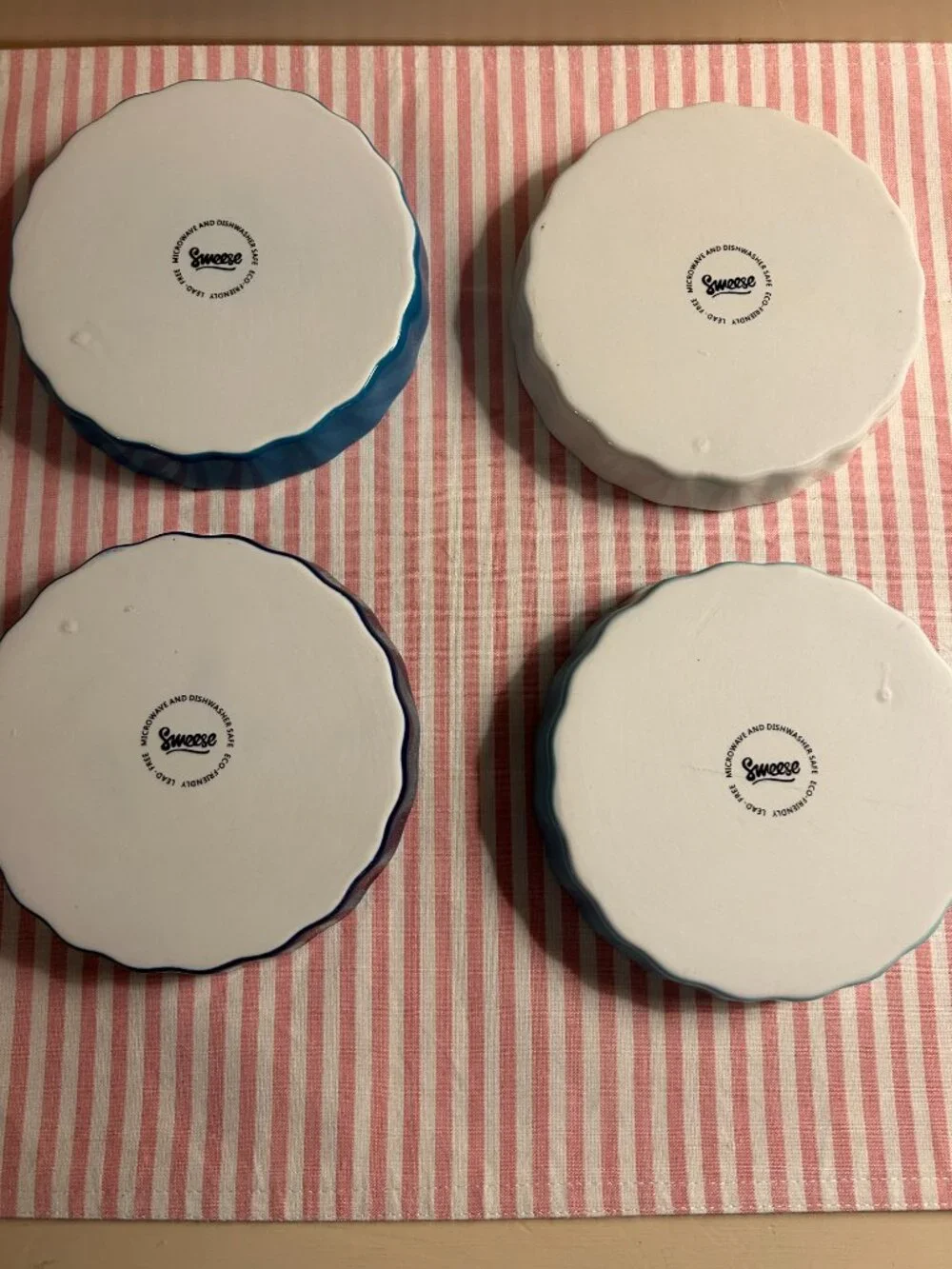 Set of Sweese 4 Porcelain Round Ramekins Baking 6 Ounce Creme Brulee Dishes